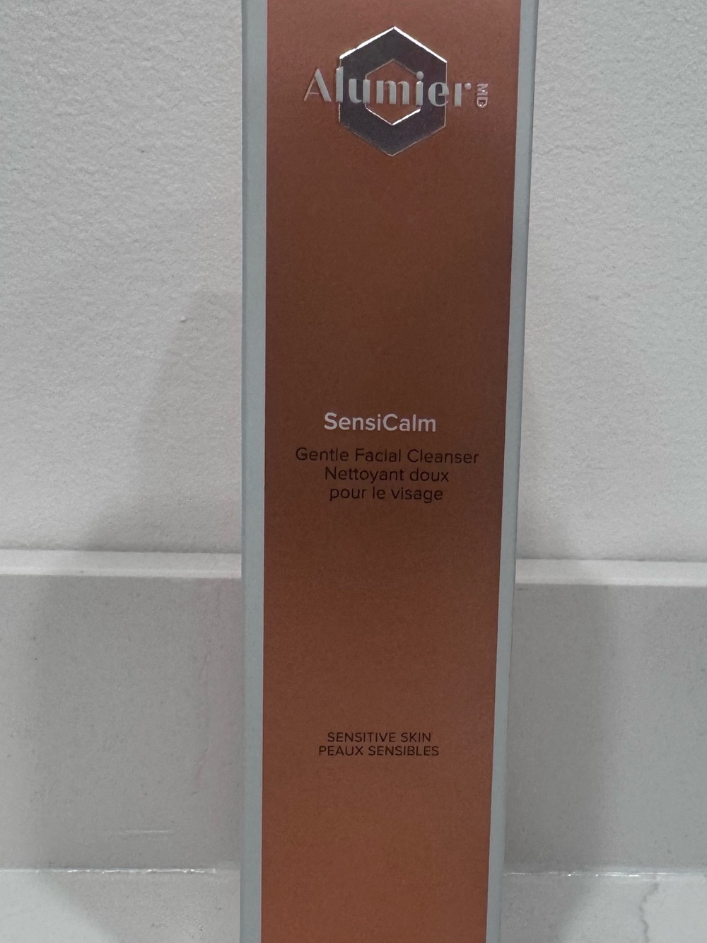 Alumier SensiCalm Gentle Facial Cleanser *medical grade*
